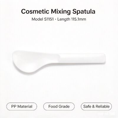 गुणवत्ता  Food grade PP cosmetic spatula S1151, 115.1mm plastic beauty mixing scoop. Smooth curved head for mixing mask powder & applying skincare cream, ideal for beauty salon & home DIY skincare कारखाना