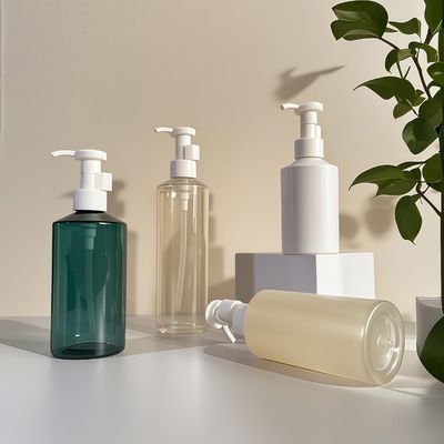 कॉस्मेटिक पैकेजिंग के लिए अनुकूलन योग्य लोगो प्रिंट के साथ 300ml-500ml PET सिलेंडर के आकार की लोशन पंप बोतल