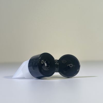 लचीले सैनिटाइजर और कॉस्मेटिक पैकेजिंग के लिए 16 मिमी स्पूट के साथ पोर्टेबल और टिकाऊ 3 मिमी फ्लिप टॉप स्क्रू कैप