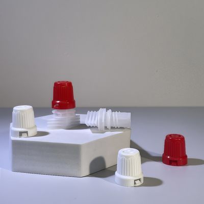 पोर्टेबल और टिकाऊ 12 मिमी पीई प्लास्टिक पेंच टोपी खाद्य ग्रेड सुरक्षित रिम के लिए शैम्पू के लिए लचीला पैकेजिंग ढक्कन बोतल बंद करने के लिए