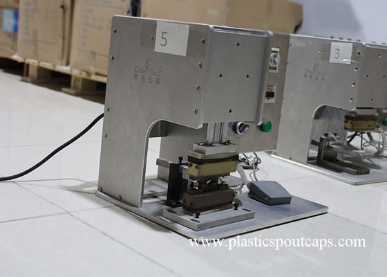 गर्म प्रेस टोंटी कैप्स सील मशीन के लिए टुकड़े टुकड़े में Doypack अर्ध स्वचालित